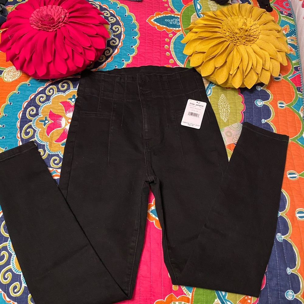 Free People Black Skinny Jeans.Size 28. Inseam 27”